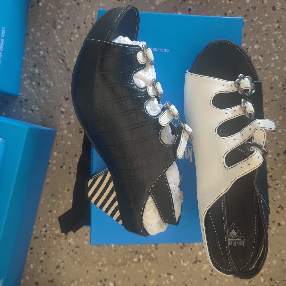 John fluevog Lexi shoes size 12W 10M New - Picture 1 of 4